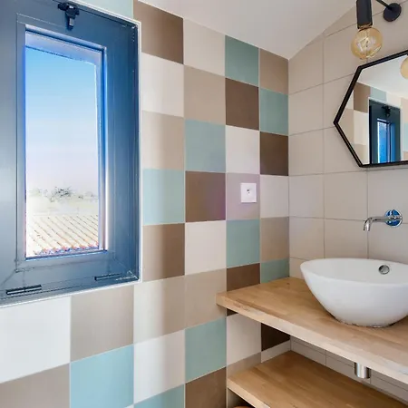 Holiday home Vue Exceptionnelle - Piscine Et Acces Direct !