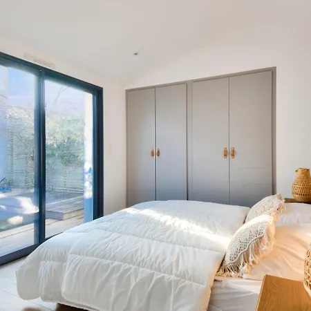 Holiday home Vue Exceptionnelle - Piscine Et Acces Direct ! *