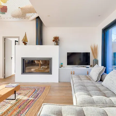 Vue Exceptionnelle - Piscine Et Acces Direct ! Holiday home