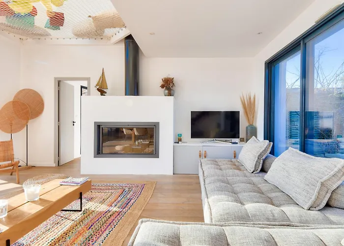 6 Adultes Et 2 Enfants - Piscine Et Acces Direct Casa de Férias